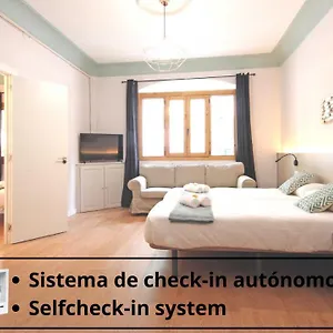 Гостевой дом Regina Selfcheck-in Smart