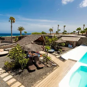Station touristique De Arrieta Village - Yurts And Stone - Shared Pool - Walking Distance To Arrieta - Off Grid